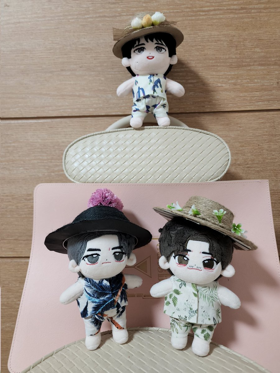 misingyeo's tweet photo. 솜징구 &amp; 솜경위
쌤 없이 혼자 만들어서 소매는 없지만
만드느라 힘들었다.
조만간 바다 가자. https://t.co/A4lbf6L0YS