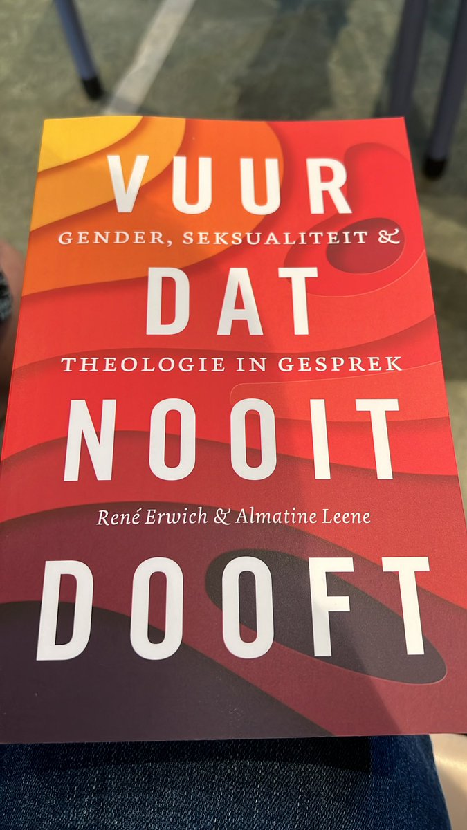 Wat een interessante studiemiddag met @almatine1 en <a href="/ErwichRene/">René Erwich</a> met de presentatie van hun prachtige boek ‘Vuur dat nooit dooft’ over gender, seksualiteit en theologie.