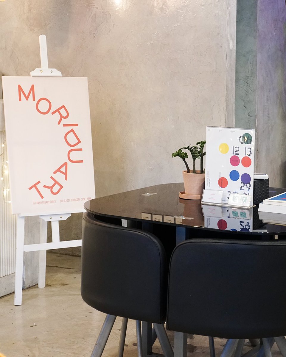 moriduart's tweet photo. Oh btw! While waiting for your turn, you can relax and enjoy our complementary refreshments in this corner~💁‍✨

#moriduart #wherehairstylemeetsart #hair #salon #hairstyle #makeover #makeovertime #koreanhairsalon #haircare #haircutday #haircolor https://t.co/egDdT9sbS7