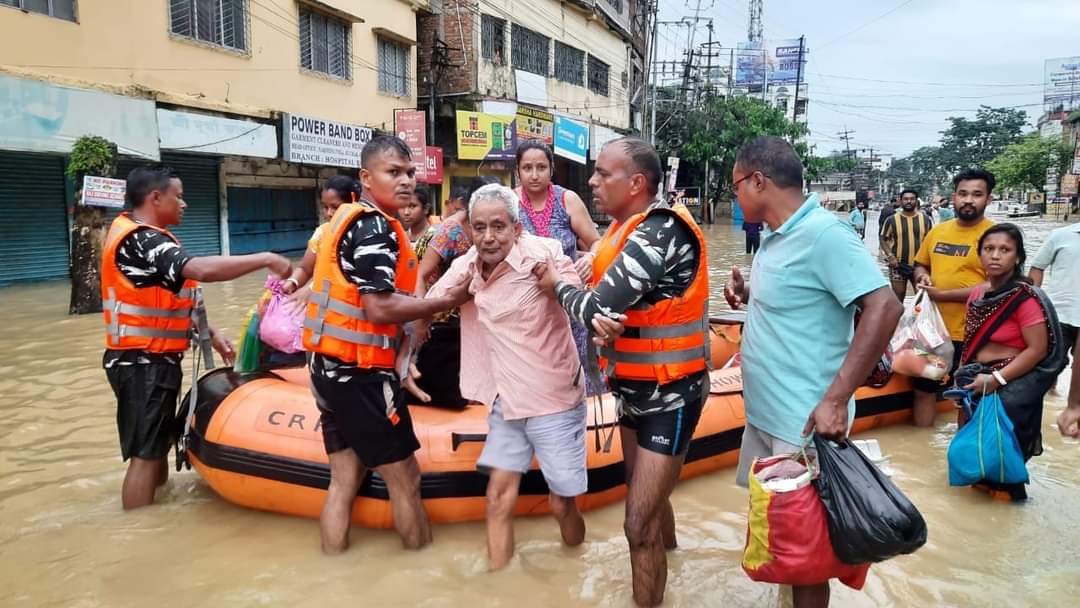 Atandra8's tweet photo. #silcharunderwater 
#silcharfloods 
#BarakValleyUnderWater 
#assamneedshelp https://t.co/jRjloDY7Kl