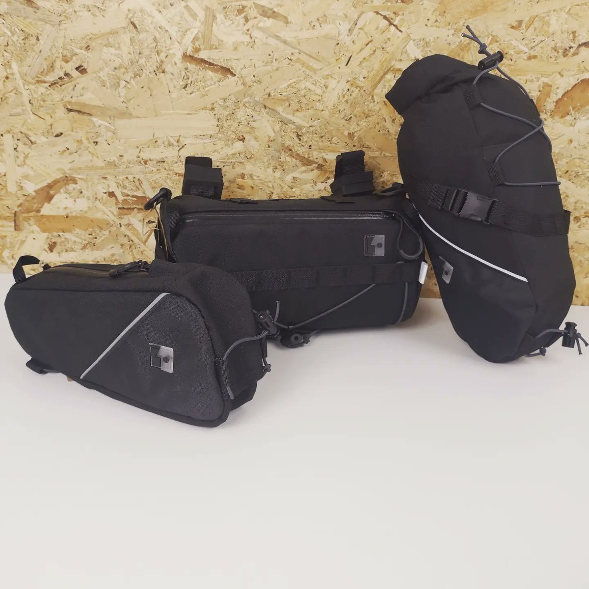 🌞🚨 SUMMER STOCK GIVEAWAY!🚨🌞
Adventure is behind the corner and we have a very small batch of 200Series bags ready to go!
👉 If you also get a framebag (either custom or standard) you get a 10% discount on the full order!🤯

#summervibes #summer #bikepackingbags #bikepacking