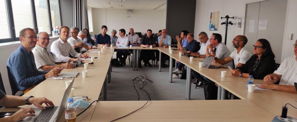 CRIGEPACA's tweet photo. @CRIGEPACA présent à l'Assemblée Générale @afigeo_asso_fr à #Marseille dans les locaux d' @AMPMetropole. Témoignages des membres en #PACA et des nouveaux adhérents 2022. Clôture de la journée par une visite de la baie et du Frioul ... https://t.co/21HMETxof0