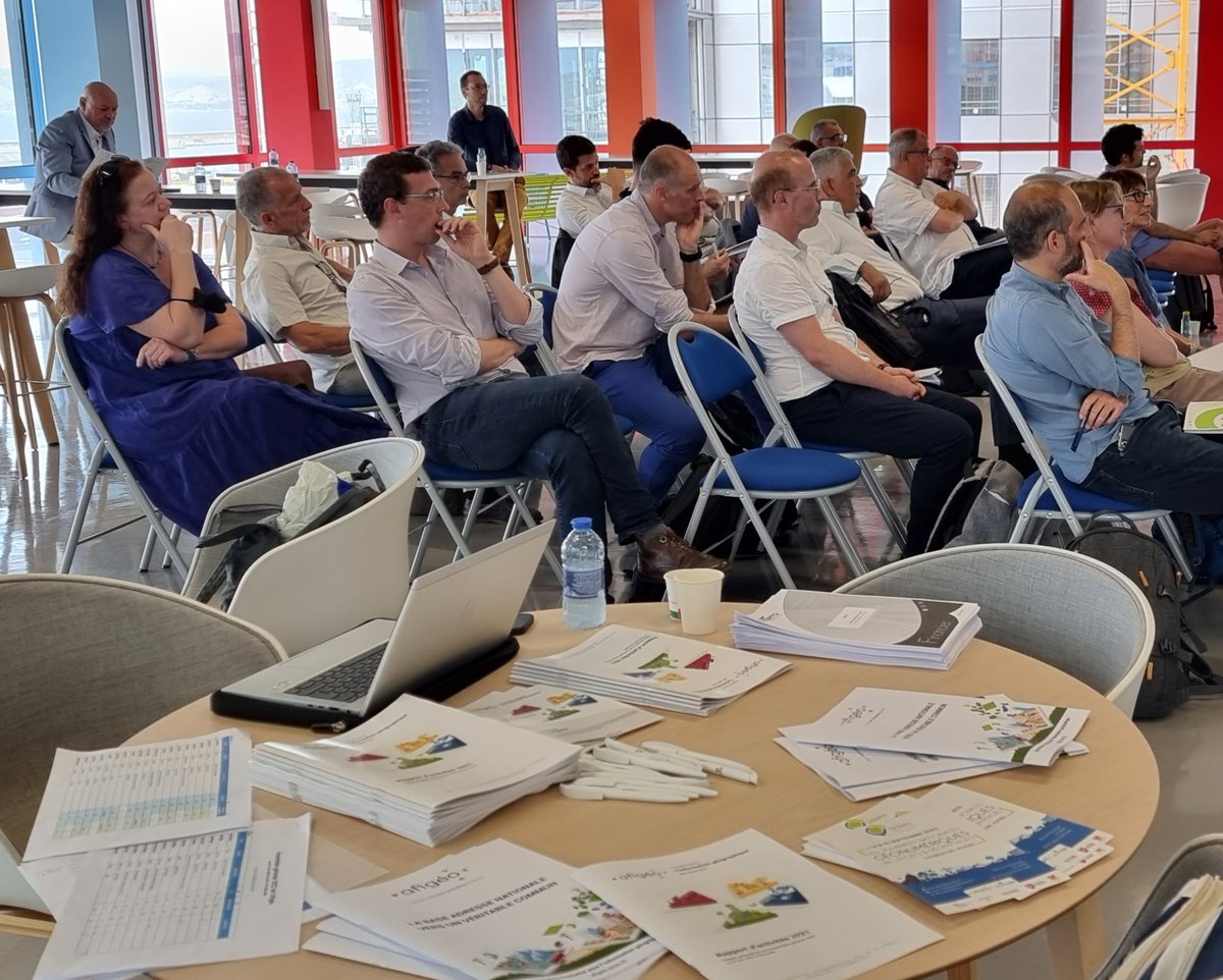 CRIGEPACA's tweet photo. @CRIGEPACA présent à l'Assemblée Générale @afigeo_asso_fr à #Marseille dans les locaux d' @AMPMetropole. Témoignages des membres en #PACA et des nouveaux adhérents 2022. Clôture de la journée par une visite de la baie et du Frioul ... https://t.co/21HMETxof0