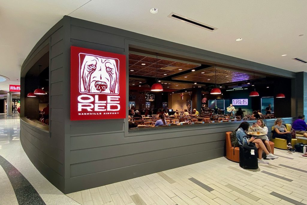 SHEFANI_News's tweet photo. Blake Shelton - On 'The Moodie Davitt Report'. 'Ole Red' Unveils First Airport Location at Nashville Airport (06.23.2022) #BlakeShelton #OleRedNashAir #Opry #MarkLane #TheMoodieDavittReport https://t.co/1W0P0Z7n85 https://t.co/D4RgAfSuc1