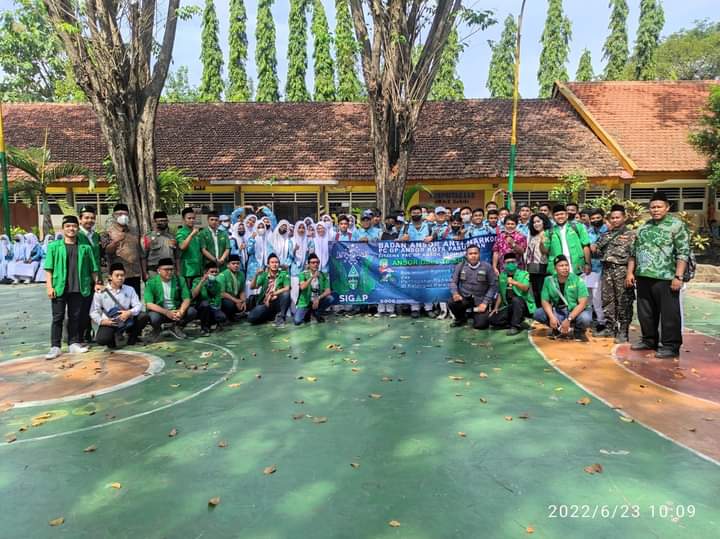 AnsorKopas's tweet photo. Sosialisasi bahaya narkotika dan radikalisme bagi pemuda kota pasuruan   untuk siswa dan siswi SMAN 3 Kota Pasuruan
#ansor
#banser
#baanar
@pwansorjatim https://t.co/H7zoucnOM1