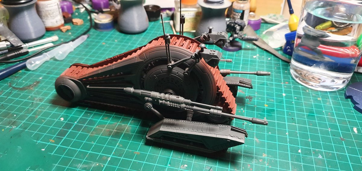 RNDHobbyDude13's tweet photo. #hobbystreak day 172 got the base coat down before I start on the metal tomorrow. I am really looking forward to it. #StarWarsLegion #separatist #SnailTank https://t.co/5Ojo0GMaPB