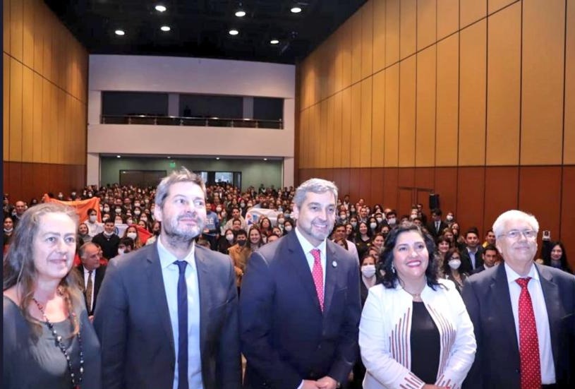 VeroKunze's tweet photo. ☝🏼🇨🇱 #TurismoSostenible 👉🏼En el contexto de la XXVI Reunión de Ministros del Turismo del @mercosur en #Asunción, Paraguay, participamos del seminario internacional de turismo rural e innovación tecnológica, donde estuvimos con @MaritoAbdo, Presidente de Paraguay 🇵🇾. https://t.co/CZaw43pGsG
