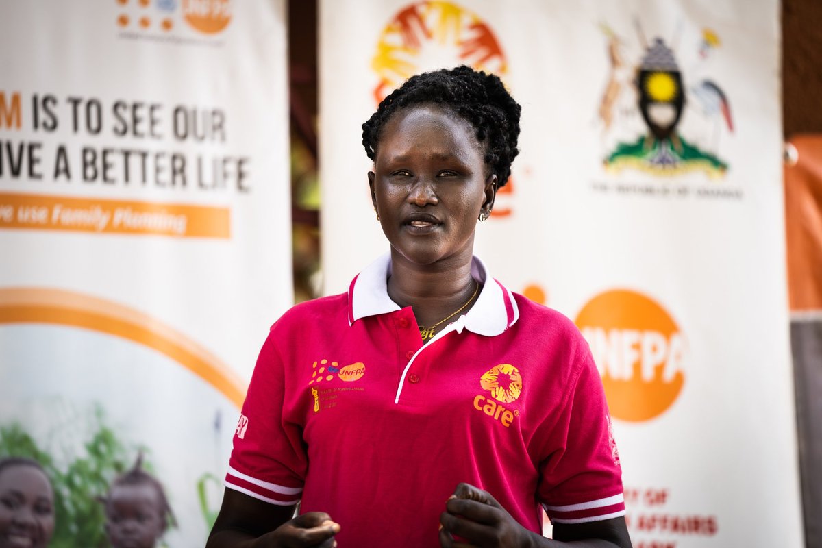 udviklingsmin's tweet image. Besøgte et safe space, hvor kvinder med flygtningebaggrund bearbejder oplevelser med vold og undertrykkelse i hjemmet. Utrolig stærkt at opleve den styrke, kvinderne har fundet i dette fællesskab. En styrke, de nu bruger til at hjælpe andre kvinder. #GBV @UNFPAUganda @CAREUganda