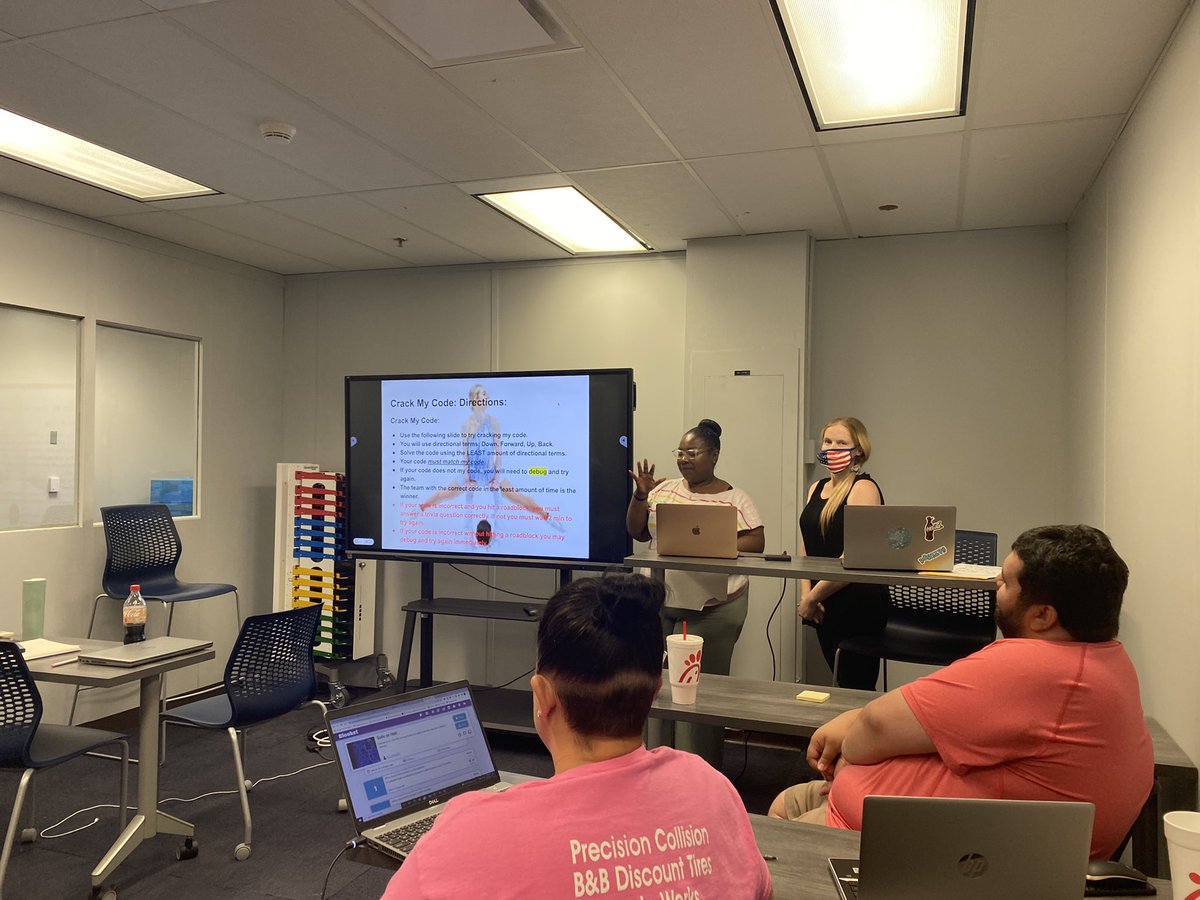 DelfredaC's tweet photo. Jefcoed DLCS Teacher Advisory Committee Day 3! #JEFCOEDTECH #Jefcoed https://t.co/pVj9gWq5Dq