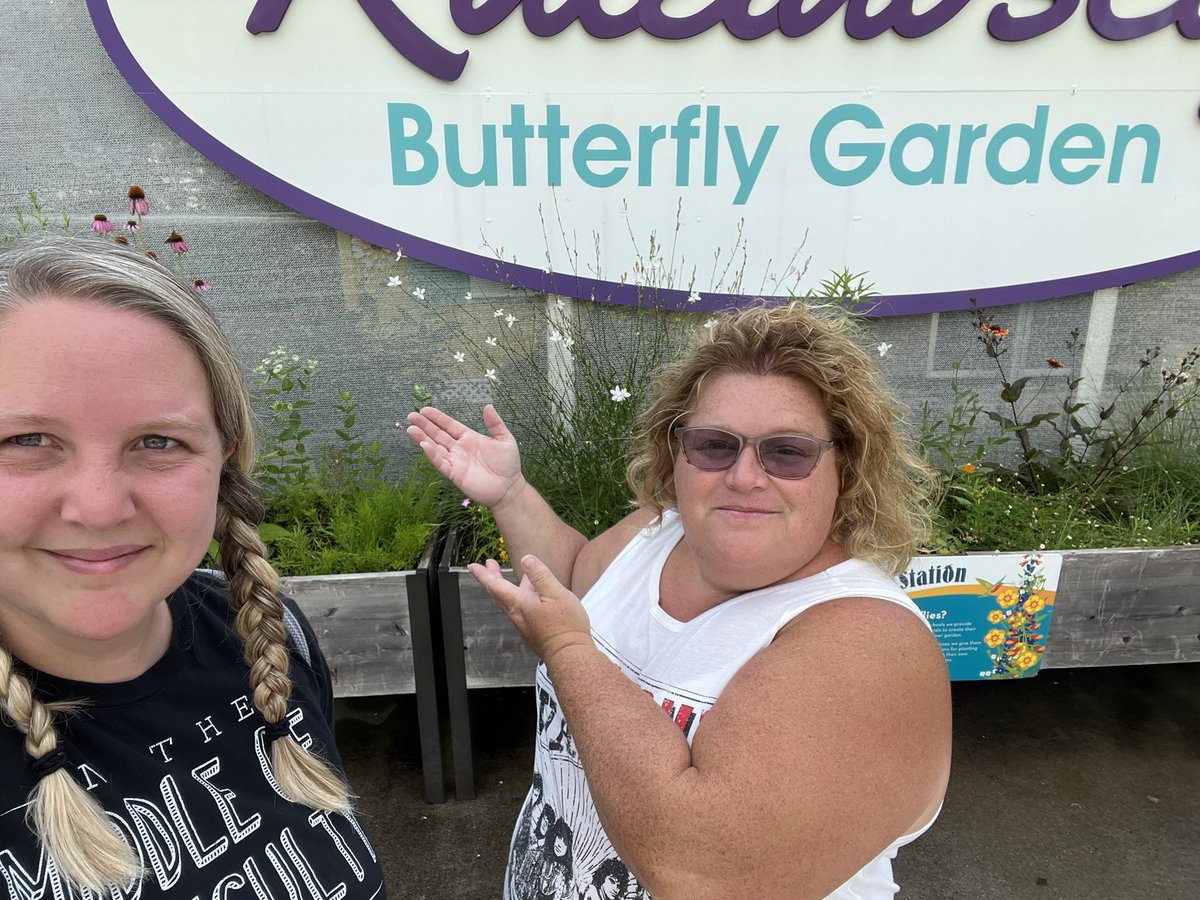 Teacher besties at the NC Zoo! Brushing up on our science for next year! <a href="/MrsTiso/">Jennifer Tiso</a> #traskmiddle