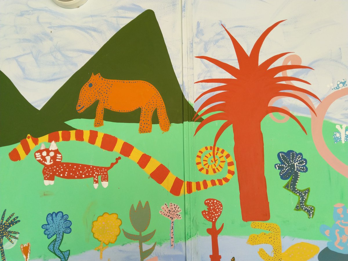 Cpd_Arts_61's tweet image. Réalisation d&apos;une fresque sous le préau de l&apos;école de Ciral avec la peintre Claire Cloteau. La nature pour inspiration #projetd&apos;ecole #delamaternelleauCE2 #fairevivrelesmurs  @dsden61