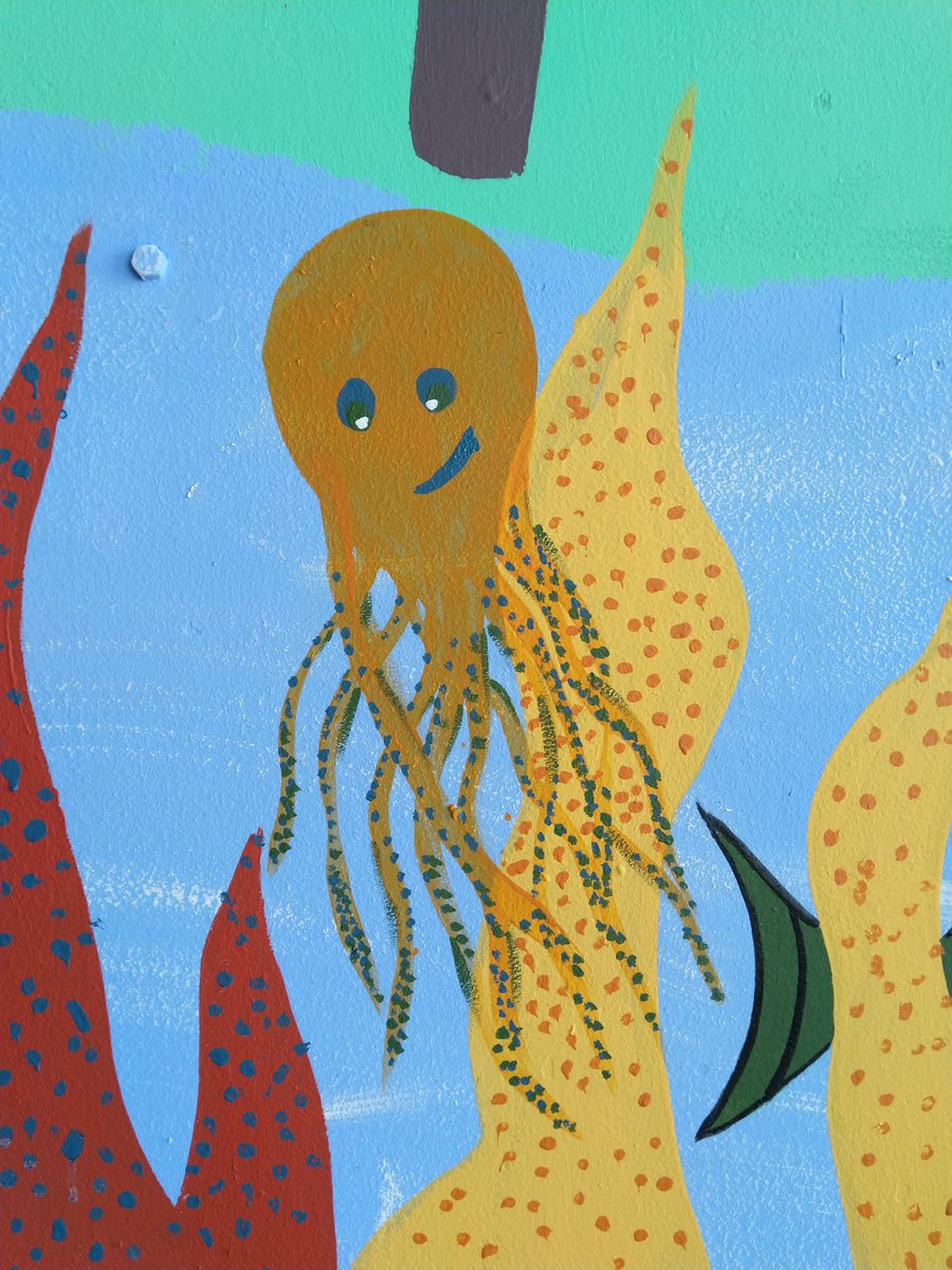 Cpd_Arts_61's tweet image. Réalisation d&apos;une fresque sous le préau de l&apos;école de Ciral avec la peintre Claire Cloteau. La nature pour inspiration #projetd&apos;ecole #delamaternelleauCE2 #fairevivrelesmurs  @dsden61