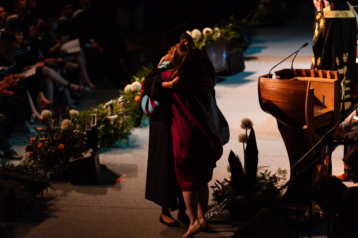 MemorialUAlumni's tweet photo. Convocation Hugs >
👨🎓👩🎓 #MUNgrad https://t.co/mQV8aDNVZf