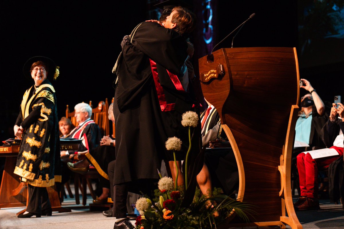 MemorialUAlumni's tweet photo. Convocation Hugs >
👨🎓👩🎓 #MUNgrad https://t.co/mQV8aDNVZf