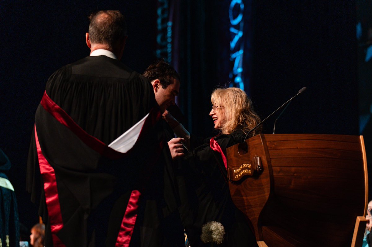 MemorialUAlumni's tweet photo. Convocation Hugs >
👨🎓👩🎓 #MUNgrad https://t.co/mQV8aDNVZf