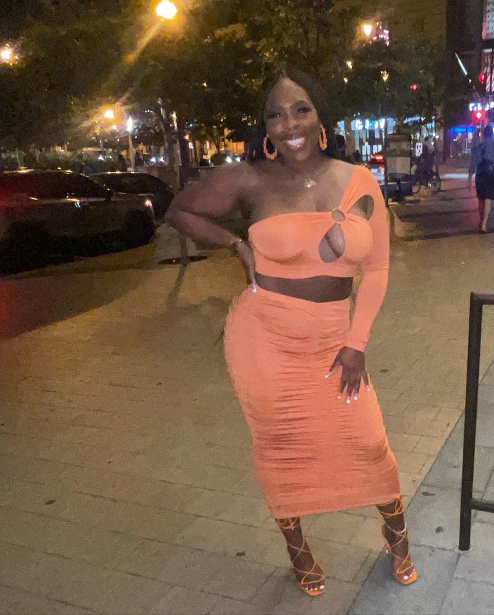 JadoreNecole's tweet photo. Just wanted to update niggas on what I look like lol. https://t.co/EL8uaCqelj