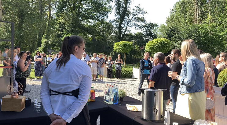 Norevie_esh's tweet photo. [JOURNÉE PARENTHÈSE POUR NOS COLLABORATEURS]

Dans le cadre de la #sqvt, s'est déroulée hier "La Parenthèse", une journée destinée à nos collaborateurs dans un cadre magnifique et verdoyant.

#événement #interne #semainedubienêtreautravail #logementsocial 

@Groupe_Arcade https://t.co/8uun6DGzzc
