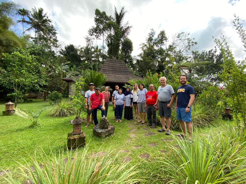 Tanah Air β tweet media