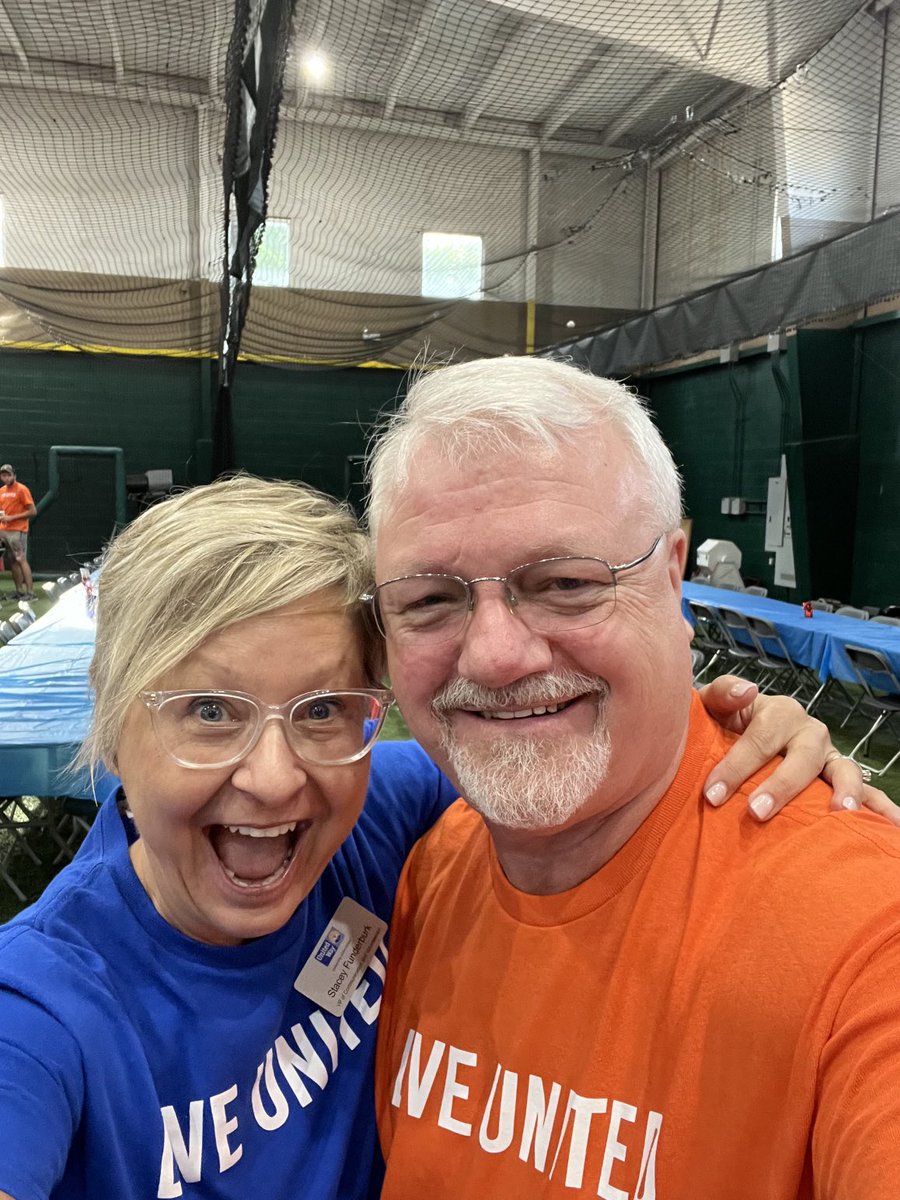 bdhvb's tweet image. Old friends at #417dayofcaring breakfast ⁦@UWOzarks⁩ ⁦@MSUWEB⁩ ⁦@MissouriState⁩