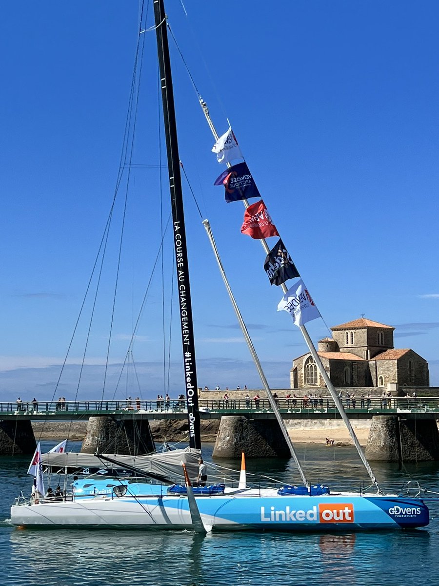lessables's tweet photo. Retour photos sur les arrivées du jour du trio composé de @ApiviaVoile @JeremieBeyou et @ThomasRuyant terminant respectivement 1er, 2ème et 3ème de la 2ème édition de la @VendeeArctique 👍👏 #photooftheday #nauticalevent #destinationlessablesdolonne #vendee https://t.co/AJVYzbhRe2