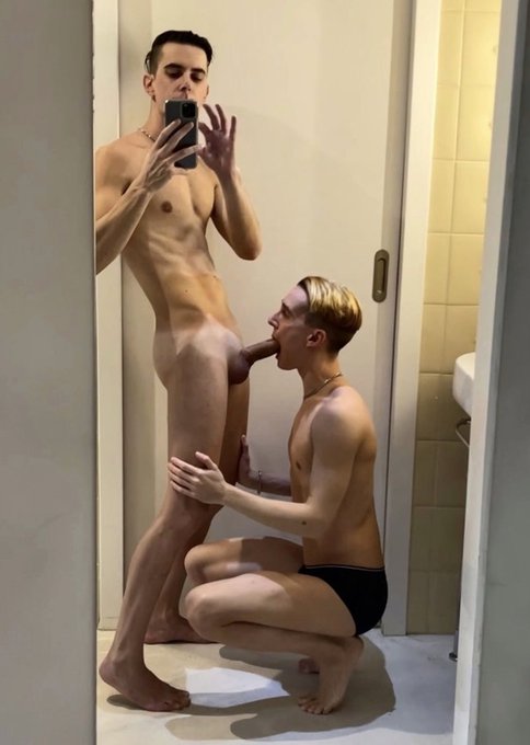 eating his huge dick in barcelona 💦💦 full video on onlyfans: https://t.co/kJqjMg6Q94 https://t.co/ni