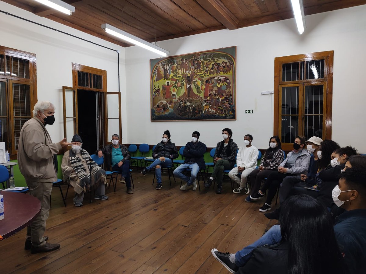 cddh_petropolis's tweet photo. Ontem foi dia de discutirmos a Bíblia e os direitos humanos com a ajuda do Pastor Cláudio Ribeiro. Roda de conversa incrível. Troca de experiências a partir da realidade. https://t.co/2EfDKMmhRz