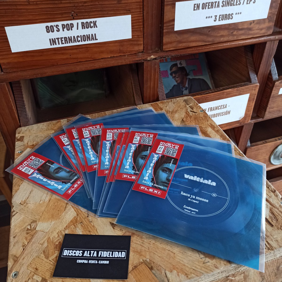 _Altafidelidad's tweet photo. Volvemos a tener copias del flexi de Valtiala, "Hace ya meses". Es una edición limitadísima de 100 copias (numeradas manualmente). Cuidadín que estas son las últimas copias!! #valtiala #hayquevaltiala #powerpop #mieres #mieresdelcamin #flexidisc #TiendaDeDiscos #Vinilos #45rpm https://t.co/tBrjMzrUEe