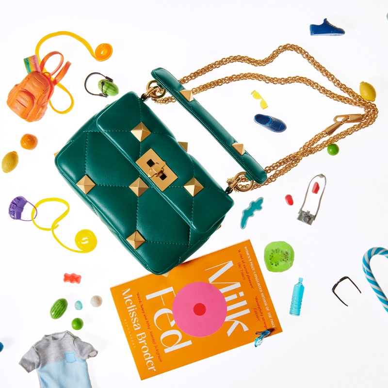 MaisonValentino's tweet photo. “The lipstick was everywhere, smeared across all the straws and stars and forks and moons and movie screens and buildings and money of the world.”
Milk Fed
@melissabroder
#BooksInABag