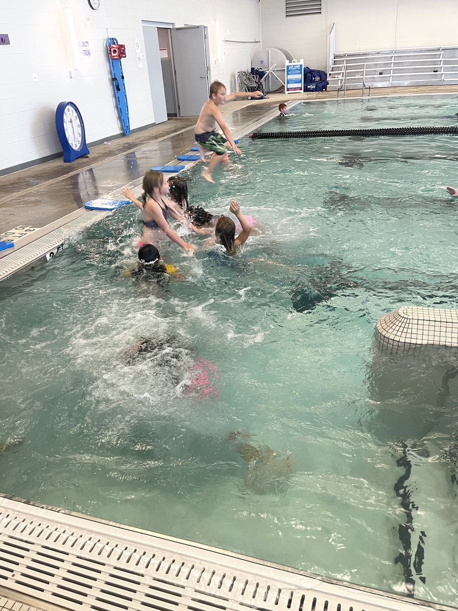 AlmondBancroft's tweet photo. The kids are having a blast at swim lessons. #AlmondBancroftPRIDE https://t.co/z1Lw0GCM1m