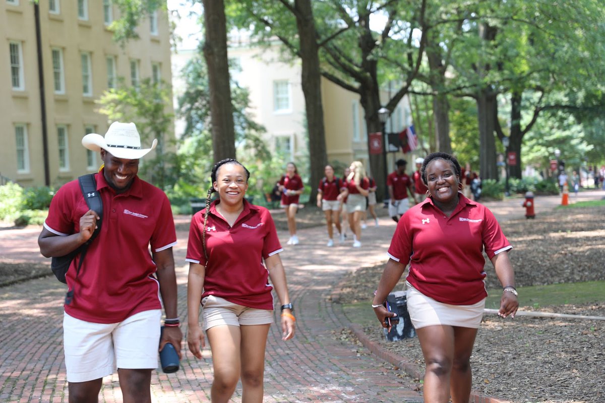 UofSC_ONSO's tweet photo. Calling all #UofSCTransfers!๐ก Have you registered for #UofSCOrientation? There is still time! Visit https://t.co/xJdJr8heU6 to learn how to register and how to prepare. See you soon! โ๏ธ#SouthCarolina #GoingGarnet #UofSCYes https://t.co/fRhIr0Zks3