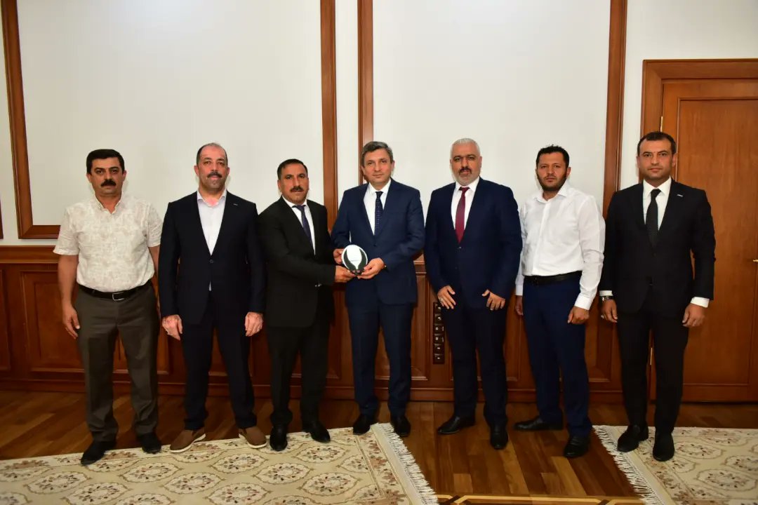 Asrın İş İnsanları Derneği ( ASRİAD ) Malatya Şubesi olarak, Malatya Valiliğine atanan Sayın Hulisi ŞAHİN  Valimize hayırlı olsun ziyaretinde bulunduk. 
Malatyamıza hayırlara vesile olur inşallah.