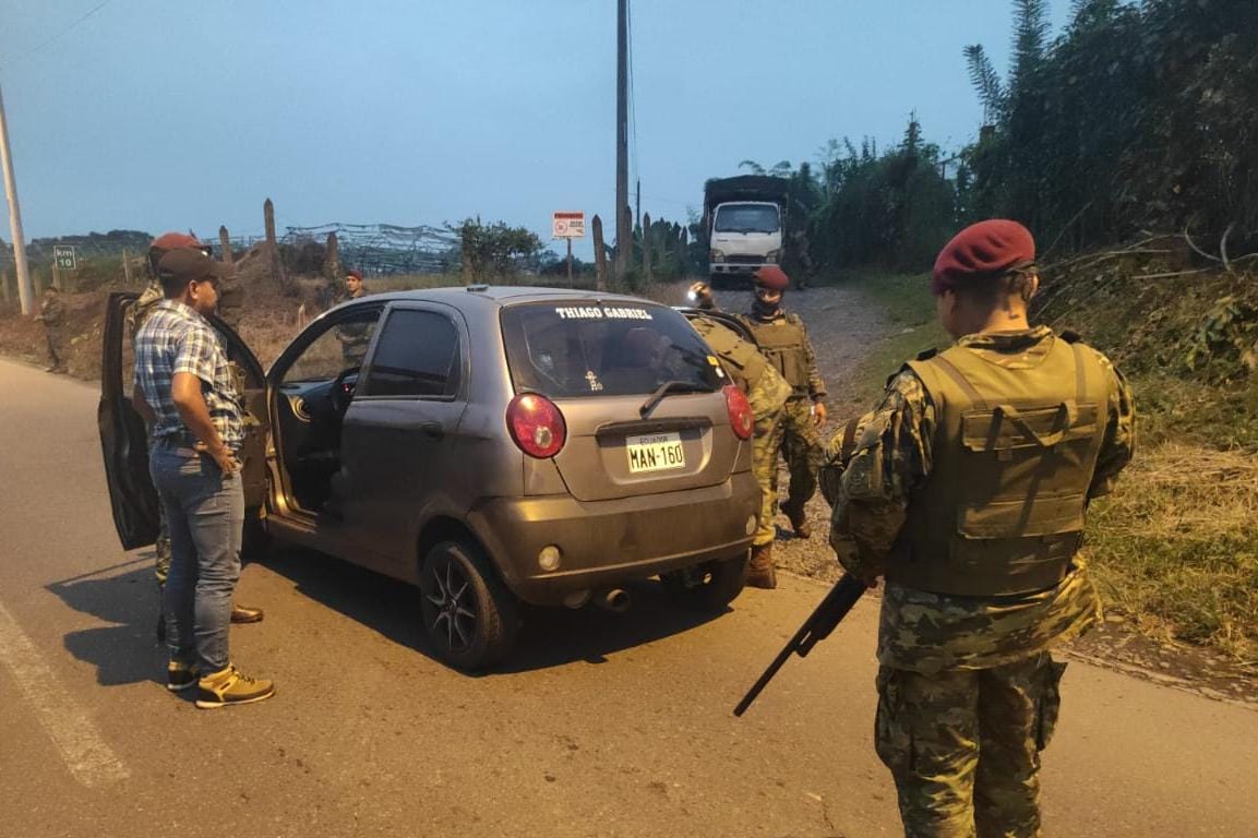 Fuerzas Armadas del Ecuador tweet media