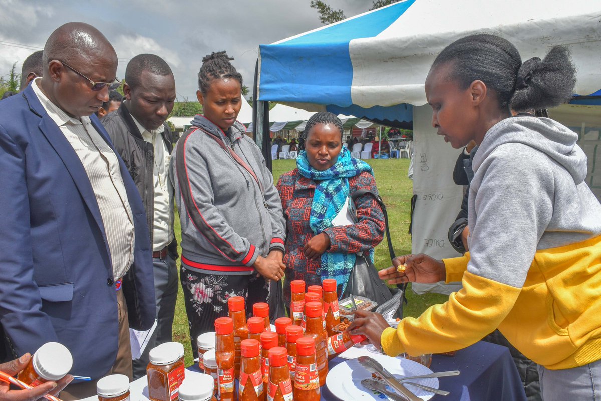 KenyaCIC's tweet photo. The launch was attended by various @NarokCountyGov1 officials, local farmers and Agri Innovation Hub partners who offered support.
To download the app, click here👇
 https://t.co/a6bt9TkMHT https://t.co/EKahW9xa94