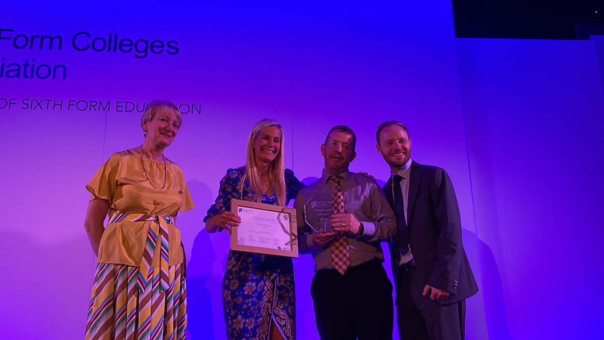 WorsleyCollege's tweet photo. 🏆 SCC is delighted to announce that we have won the @SFCA_info Social Mobility Award.
We're also thrilled to be recognised for the Independent Learning Award.
Read more: https://t.co/O5MM9B4lwu
#SFCA #SixthFormCollege #SCCGroup #SocialMobility #CollegeAwards https://t.co/T0yw3Y6iaN