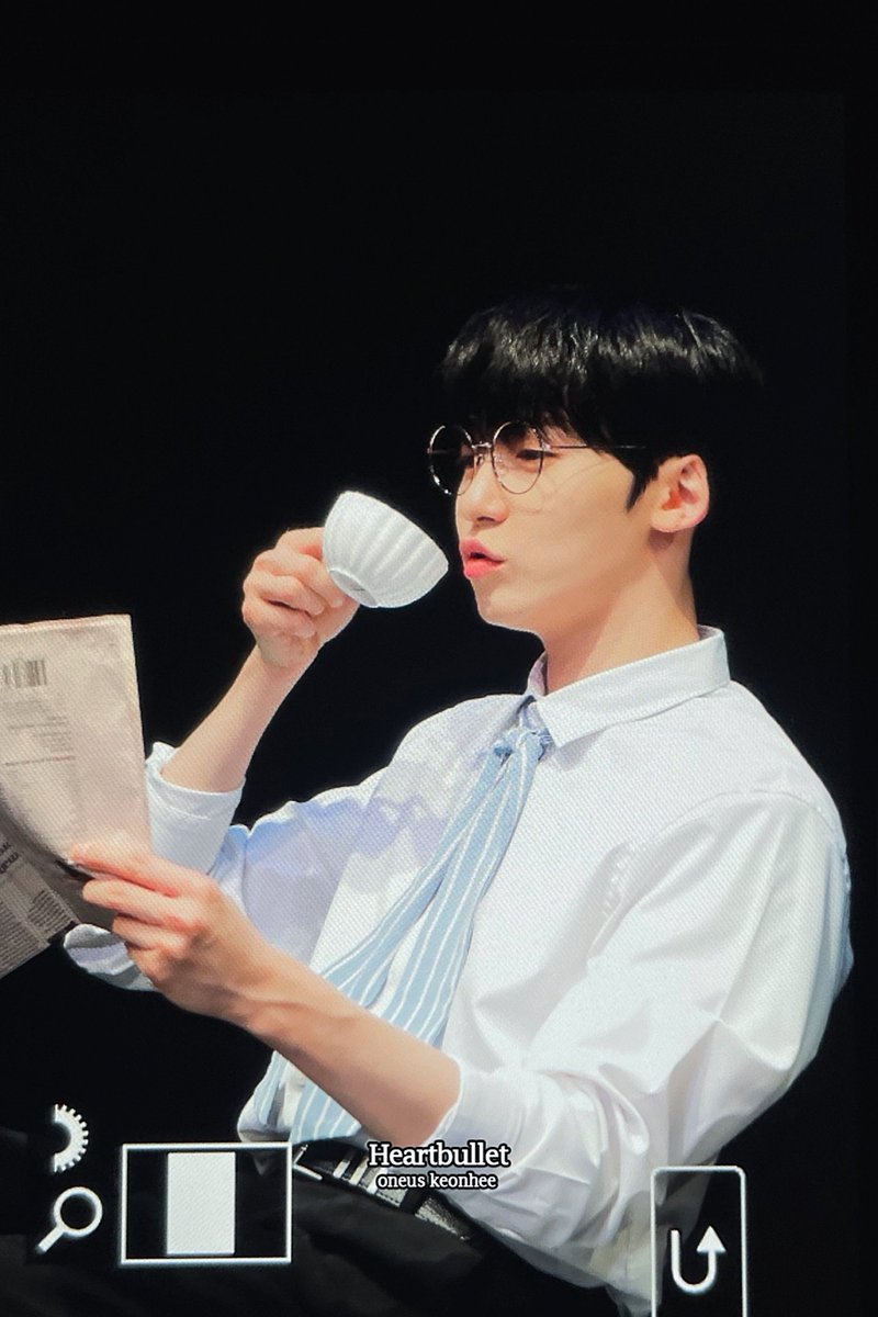 220623 팬싸 프리뷰 잘생겼다
#원어스 #ONEUS #건희 #KEONHEE