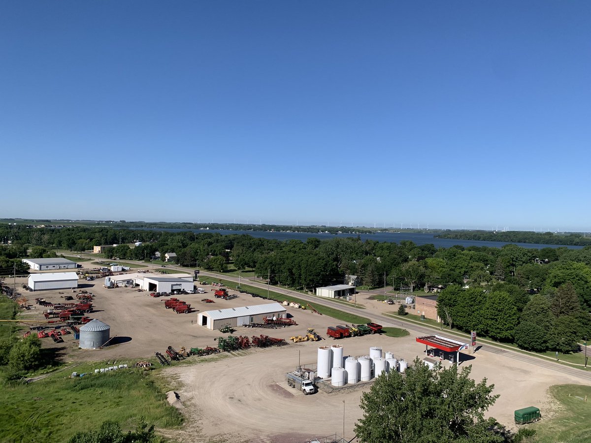 Nice view on a beautiful morning in Lake Park, Iowa <a href="/CooperativeFE/">CFE</a>