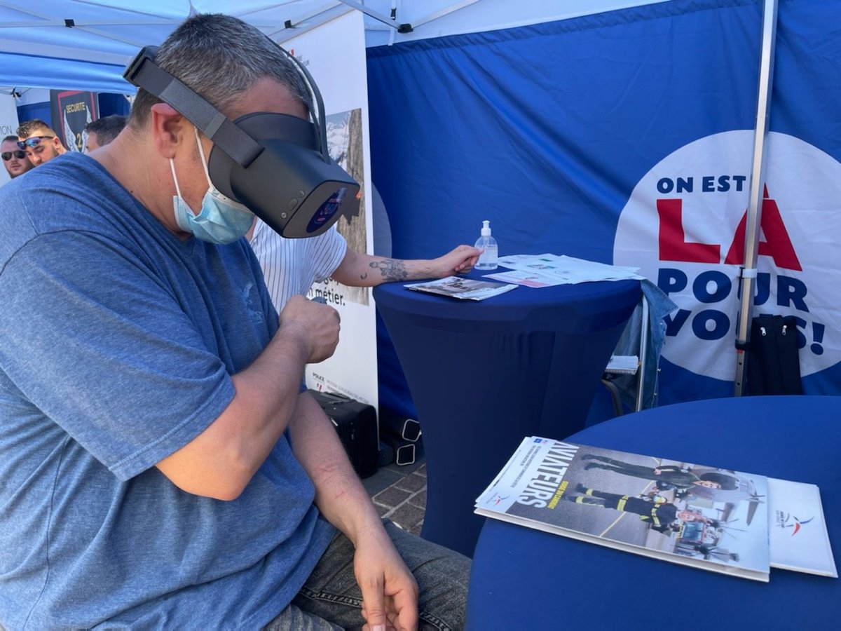 Découverte des métiers avec la #realitevirtuelle lors de la Place de l'#emploi et de la #formation à #Chateauroux
@poleemploi_RCVL #onestlapourvous #TousMobilisés