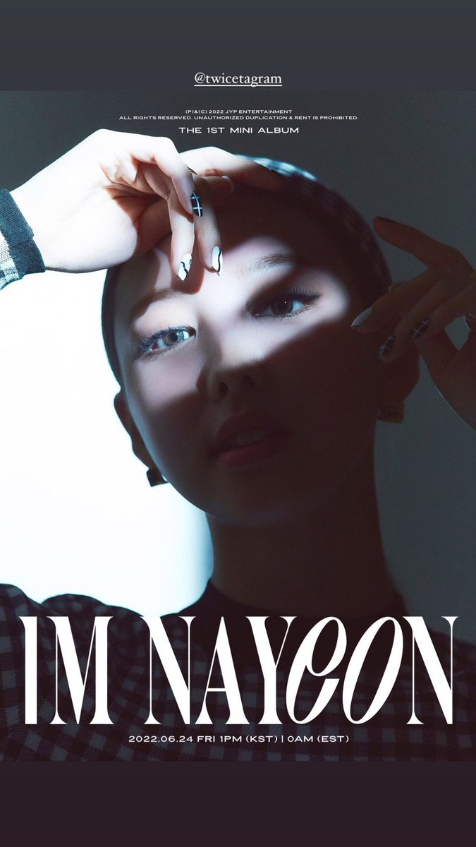 TWICExONCES's tweet photo. Estamos a pocas horas del debut solista de Nayeon y del lanzamiento de su mini album 'IM NAYEON'

¿Emocionados? Usen los hashtags!

#프로아이돌_임나연_솔로데뷔
#IM_NAYEON_POP
@JYPETWICE https://t.co/2axfxPkIUb