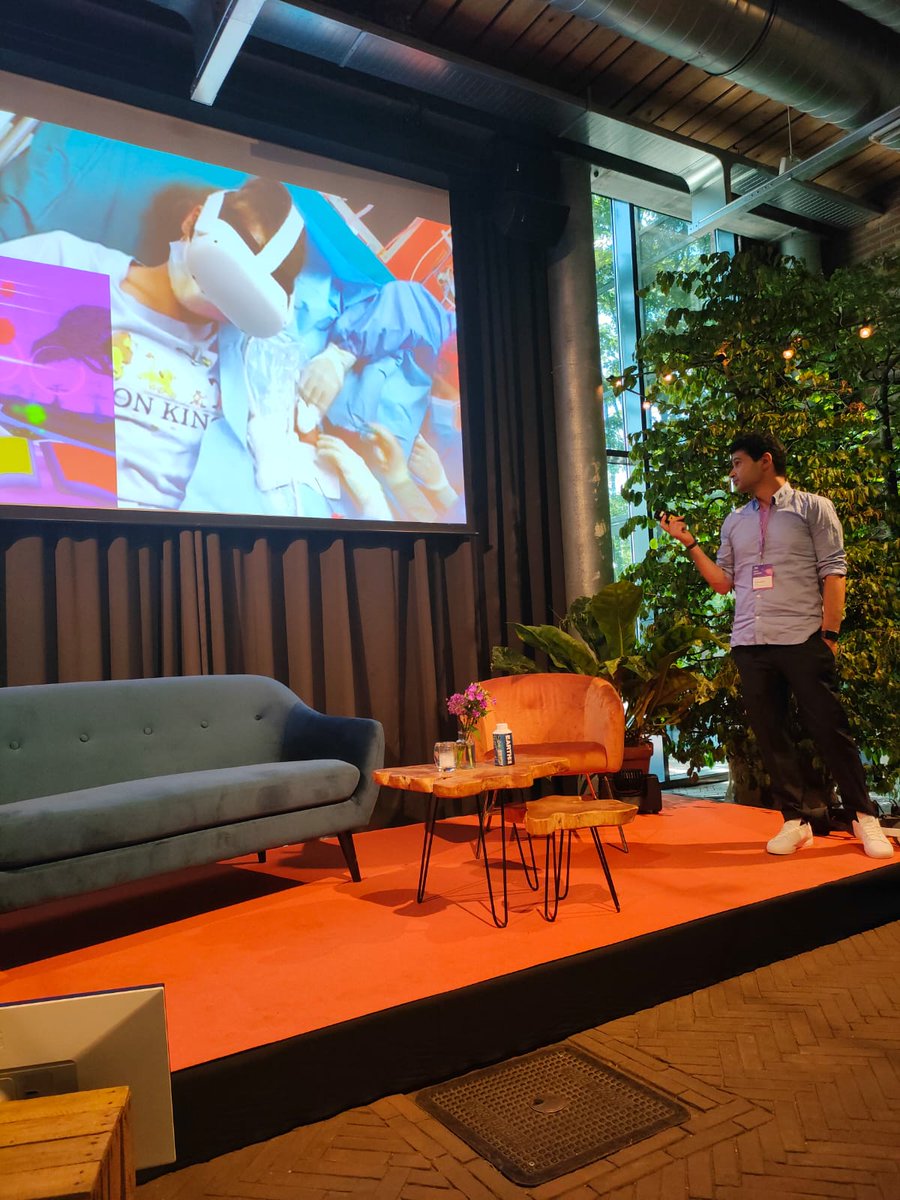 RealityNomad's tweet photo. #TOMMI instead of drug-based sedation of pediatrics during vascular access procedures: we've the opportunity to share our pilot study with the audience at #VR4Pain, ready for the next incoming research in the field 🚀
@VR4RehabProject #VR #virtualreality #healthcare https://t.co/jF9uM9FLRB