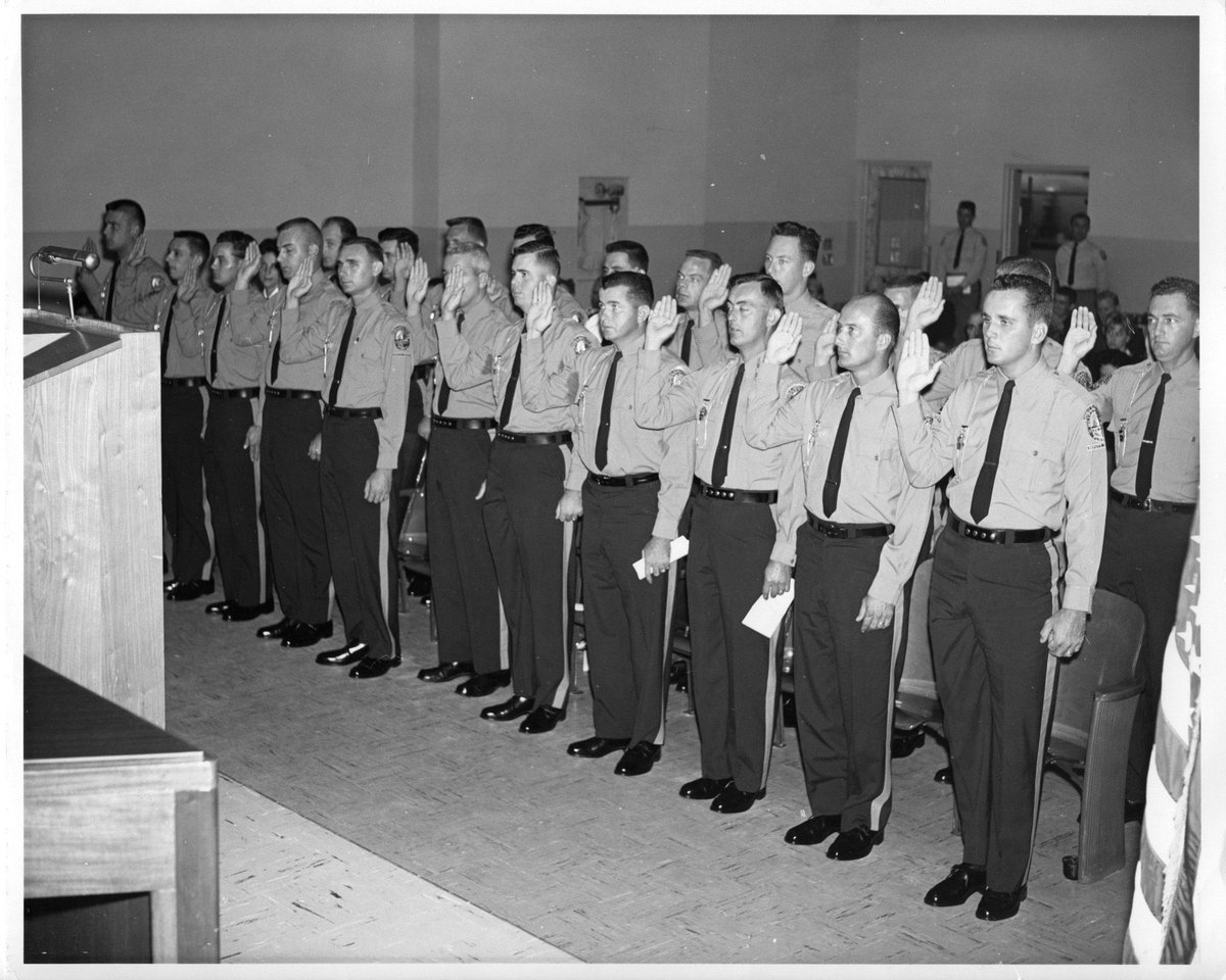 MiamiDade_SO's tweet photo. In honor of yesterday’s #BLE134 graduation ceremony, here's a #TBT of an MDPD graduation back in the day 📸. #ThrowbackThursday https://t.co/ZUPYAbiyrZ