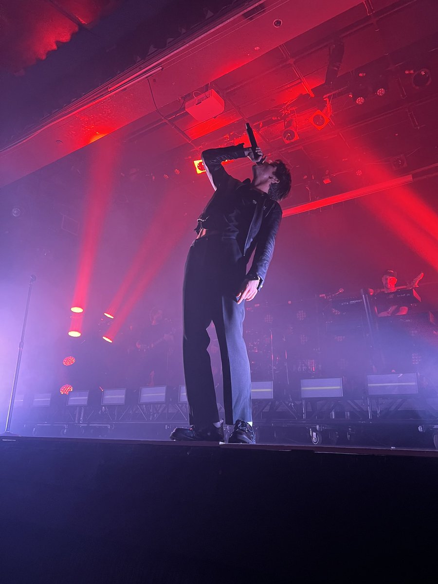 _emilyyrichards's tweet photo. @rolemodel thank you for giving me a night I’ll never forget and being my role model forever and more https://t.co/IIuSU9vBVm