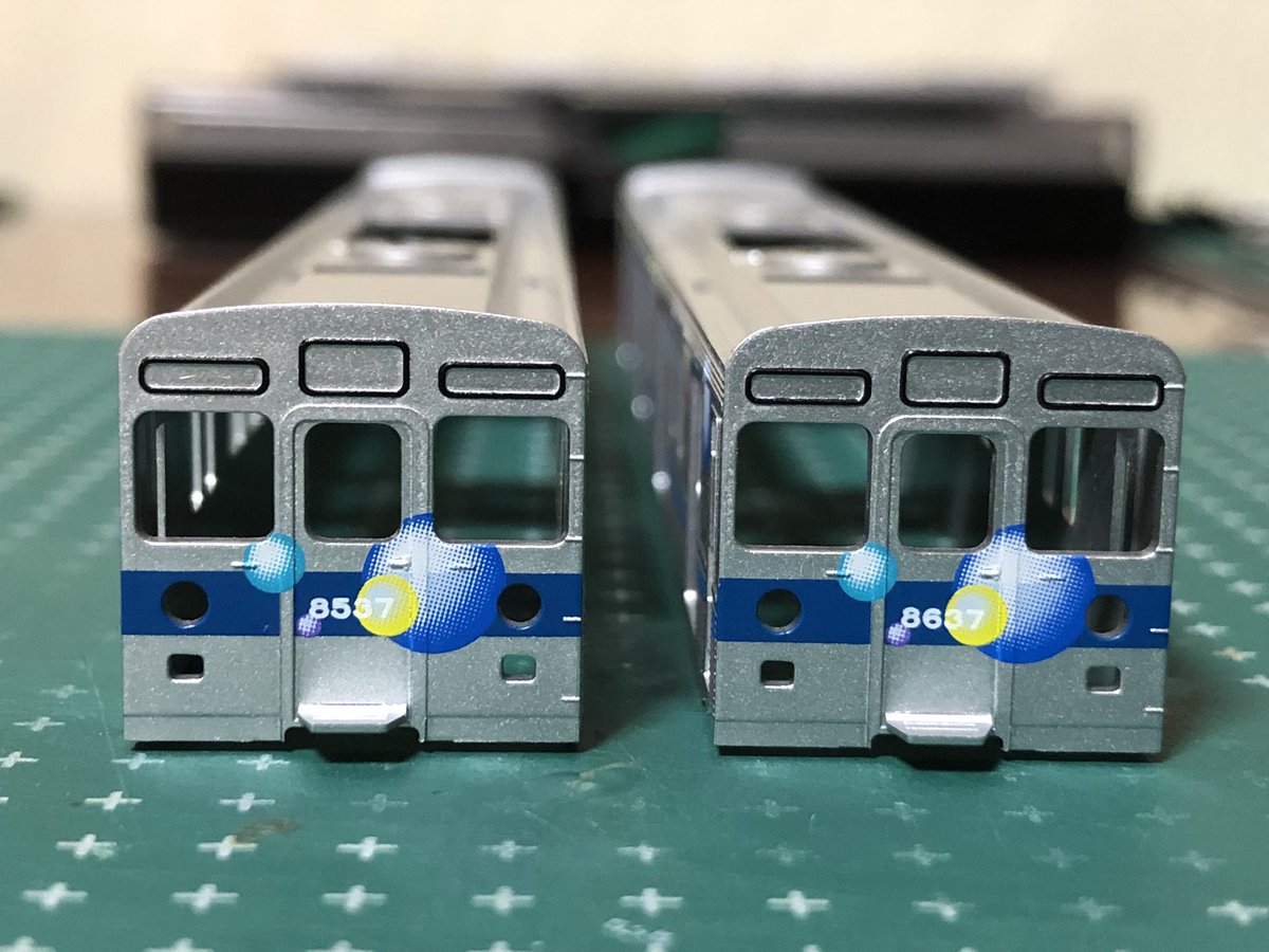 tkk103series's tweet photo. 塩漬けのＧＭ東急8500系8637F『シャボン玉装飾』のキットに本格着手。9007F、1010F+1011Fと同じ方法で世田谷車輌さん
#sscmodel の銀マスクインレタとトレジャーの車番インレタを駆使。スカート設置＆クーラー原型の2004年２月頃がプロトタイプ
#ありがとうハチゴープロジェクト　#東急8500系 https://t.co/y8U6F26ugO