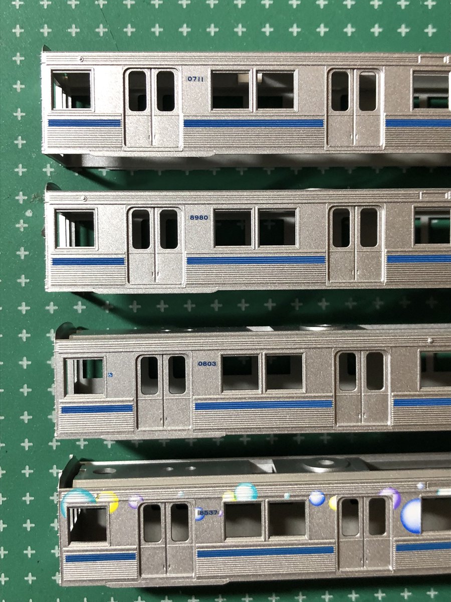 tkk103series's tweet photo. 塩漬けのＧＭ東急8500系8637F『シャボン玉装飾』のキットに本格着手。9007F、1010F+1011Fと同じ方法で世田谷車輌さん
#sscmodel の銀マスクインレタとトレジャーの車番インレタを駆使。スカート設置＆クーラー原型の2004年２月頃がプロトタイプ
#ありがとうハチゴープロジェクト　#東急8500系 https://t.co/y8U6F26ugO
