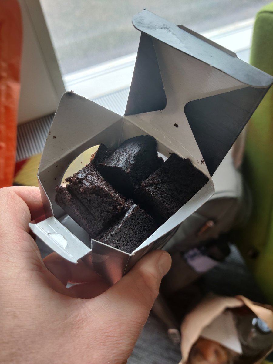 AshleyJKing85's tweet image. Little boxes of carbonaceous chondrite for lunch @bpsc2022 #BPSC2022 #SpaceRocks