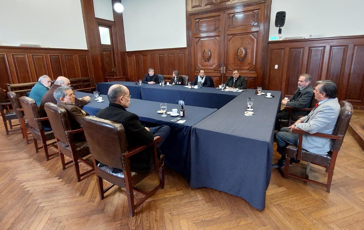 JHSaabUNT's tweet photo. 2- Otros de los objetivos fue coordinar esfuerzos para concretar intercambios académicos internacionales, claves para  alcanzar óptimos niveles de excelencia de quienes integran nuestra comunidad universitaria. https://t.co/feRufEPgHQ