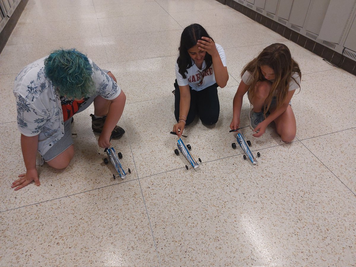 Ready, set, race! 🚗 We loved collaborating with <a href="/MsTracyTerry/">Tracy Terry</a> class yesterday to build some epic rubber band cars! <a href="/BrantHillsPS/">Brant Hills P.S.</a>