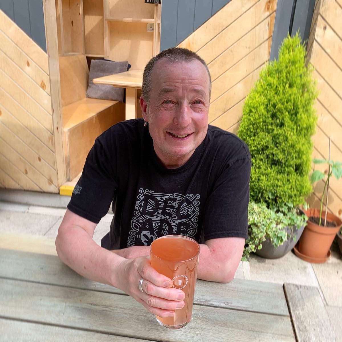 TheMarbleArch's tweet photo. Our Mark enjoying a pint of the new Ascension Cider we have put on today ‘Unless You Think’🍻
This is a cask cider with 4% ABV full of citrus and fruit flavours, perfect for the mini heatwave☀️
#beer #cider #caskcider #ascension #pub #marblearch https://t.co/7yxprv6tB5