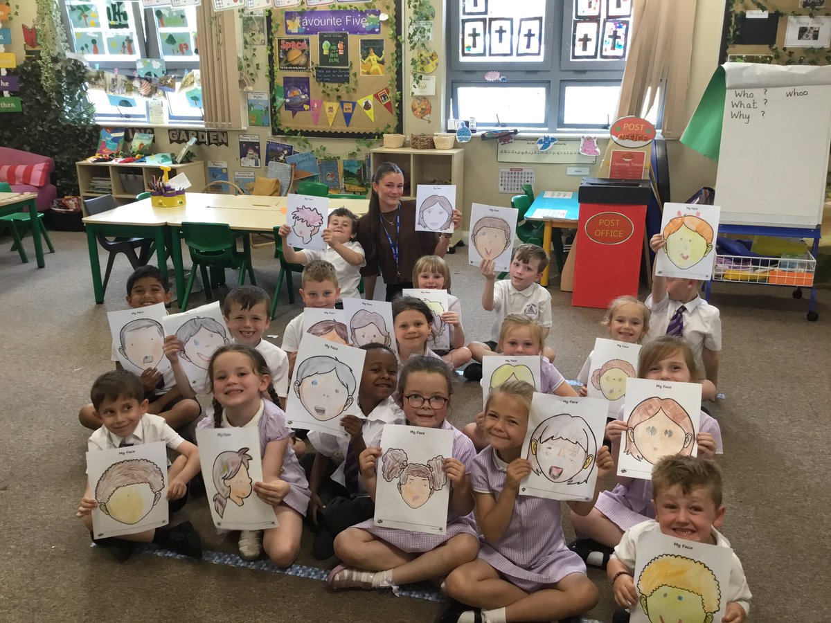TheTrinityL5's tweet photo. Y1Sh have made their masks to show how they would feel if they made the right or wrong choices. #trinityre We always make the right choices! 🙏 https://t.co/uNuC3NIdUg