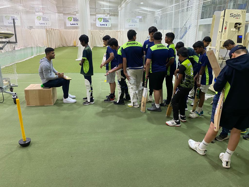 citycricket's tweet photo. Nice to have Riyan Parag @ParagRiyan  visiting us after few years. He has definitely grown up!  Thanks to him for spending time with youngsters.

Swipe left to see little Riyan 😀 back in 2017

#CricketTwitter #Cricket https://t.co/xMUisJDh8m