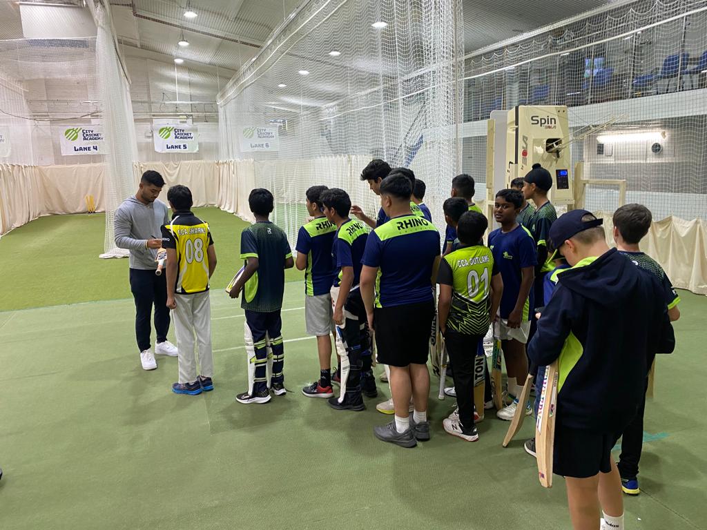 Nice to have Riyan Parag <a href="/ParagRiyan/">Riyan Paragg</a>  visiting us after few years. He has definitely grown up!  Thanks to him for spending time with youngsters.

Swipe left to see little Riyan 😀 back in 2017

#CricketTwitter #Cricket